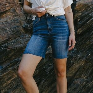 Liverpool High Rise Medium Wash Marley Girlfriend shorts 18W